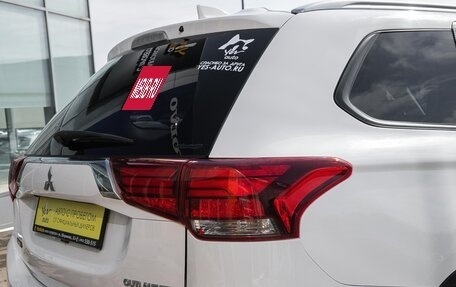 Mitsubishi Outlander III рестайлинг 3, 2018 год, 1 948 000 рублей, 3 фотография