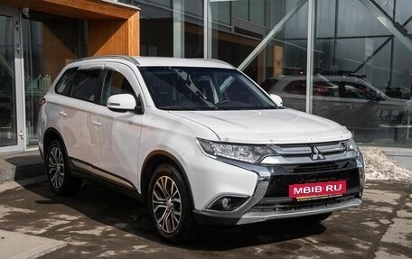 Mitsubishi Outlander III рестайлинг 3, 2018 год, 1 948 000 рублей, 6 фотография