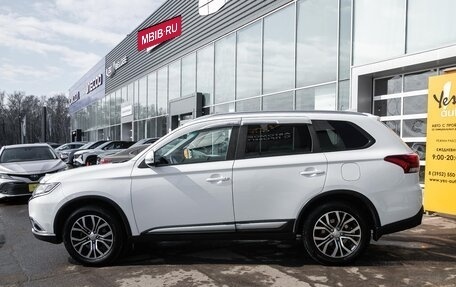 Mitsubishi Outlander III рестайлинг 3, 2018 год, 1 948 000 рублей, 10 фотография