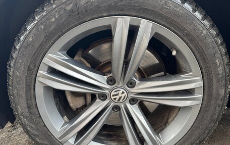 Volkswagen Tiguan II, 2019 год, 3 000 000 рублей, 7 фотография