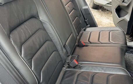 Volkswagen Tiguan II, 2019 год, 3 000 000 рублей, 26 фотография