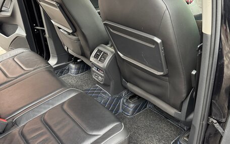 Volkswagen Tiguan II, 2019 год, 3 000 000 рублей, 29 фотография