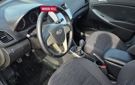 Hyundai Solaris II рестайлинг, 2015 год, 650 000 рублей, 5 фотография