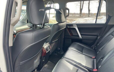 Toyota Land Cruiser Prado 150 рестайлинг 2, 2016 год, 3 900 000 рублей, 6 фотография