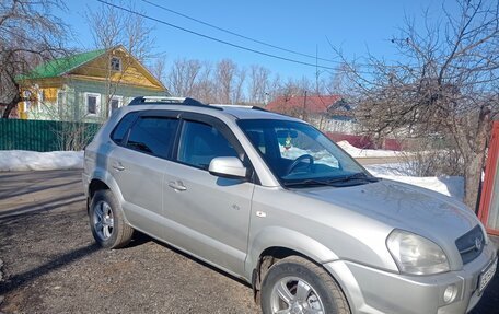Hyundai Tucson III, 2006 год, 700 000 рублей, 2 фотография