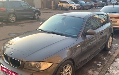 BMW 1 серия, 2008 год, 640 000 рублей, 2 фотография