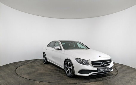 Mercedes-Benz E-Класс, 2020 год, 3 550 000 рублей, 3 фотография