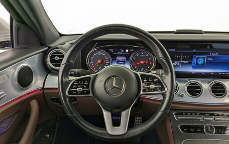 Mercedes-Benz E-Класс, 2020 год, 3 550 000 рублей, 23 фотография