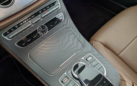 Mercedes-Benz E-Класс, 2020 год, 3 550 000 рублей, 28 фотография