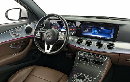 Mercedes-Benz E-Класс, 2020 год, 3 550 000 рублей, 27 фотография