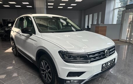 Volkswagen Tiguan II, 2020 год, 2 640 000 рублей, 2 фотография