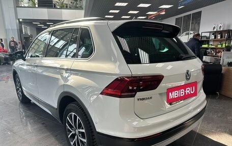 Volkswagen Tiguan II, 2020 год, 2 640 000 рублей, 3 фотография