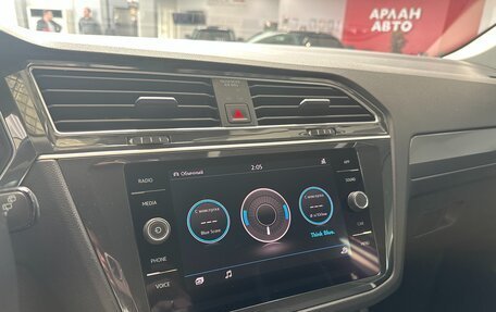 Volkswagen Tiguan II, 2020 год, 2 640 000 рублей, 23 фотография