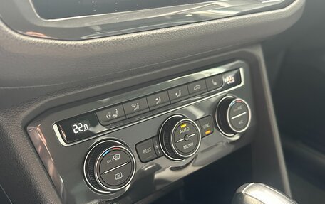 Volkswagen Tiguan II, 2020 год, 2 640 000 рублей, 19 фотография