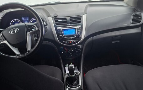 Hyundai Solaris II рестайлинг, 2011 год, 480 000 рублей, 3 фотография