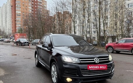 Volkswagen Touareg III, 2011 год, 1 550 000 рублей, 2 фотография