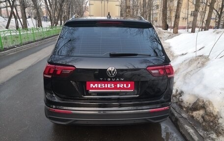 Volkswagen Tiguan II, 2021 год, 2 970 000 рублей, 5 фотография