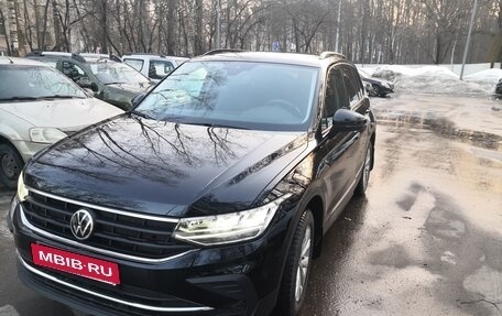 Volkswagen Tiguan II, 2021 год, 2 970 000 рублей, 2 фотография