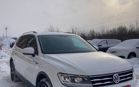 Volkswagen Tiguan II, 2020 год, 3 050 000 рублей, 1 фотография