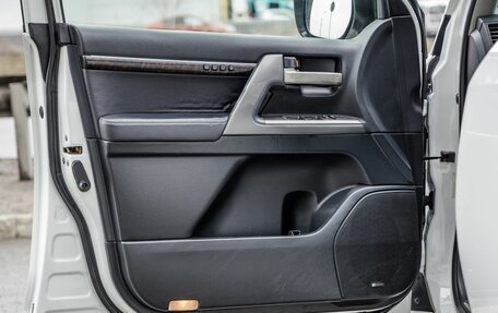 Toyota Land Cruiser 200, 2011 год, 3 378 000 рублей, 15 фотография