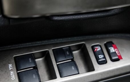 Toyota Land Cruiser 200, 2011 год, 3 378 000 рублей, 16 фотография