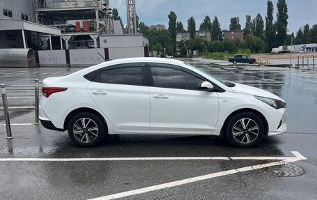 Hyundai Solaris II рестайлинг, 2020 год, 1 400 000 рублей, 4 фотография