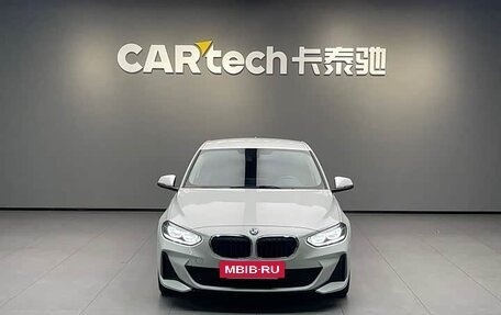 BMW 1 серия, 2021 год, 1 590 000 рублей, 2 фотография