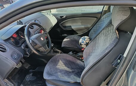 SEAT Ibiza IV рестайлинг 2, 2012 год, 745 000 рублей, 3 фотография