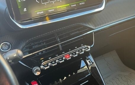 Peugeot 2008 II, 2021 год, 1 850 000 рублей, 2 фотография