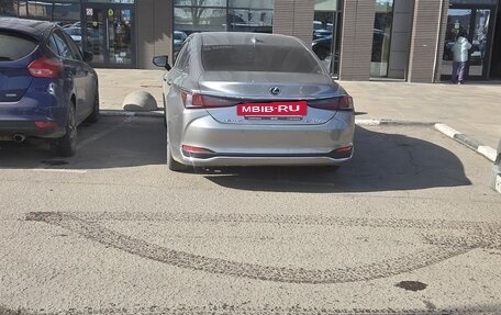 Lexus ES VII, 2020 год, 3 000 000 рублей, 3 фотография