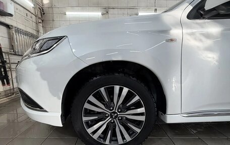Mitsubishi Outlander III рестайлинг 3, 2022 год, 2 660 000 рублей, 21 фотография
