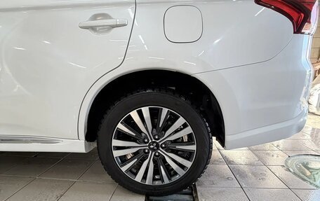 Mitsubishi Outlander III рестайлинг 3, 2022 год, 2 660 000 рублей, 25 фотография