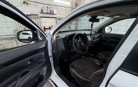 Mitsubishi Outlander III рестайлинг 3, 2022 год, 2 660 000 рублей, 27 фотография