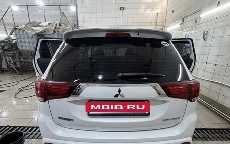 Mitsubishi Outlander III рестайлинг 3, 2022 год, 2 660 000 рублей, 33 фотография