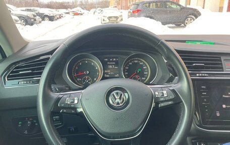 Volkswagen Tiguan II, 2020 год, 3 050 000 рублей, 8 фотография