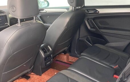 Volkswagen Tiguan II, 2020 год, 3 050 000 рублей, 6 фотография