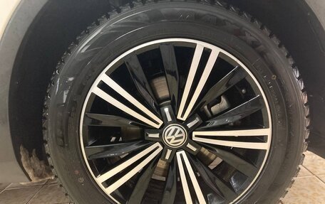 Volkswagen Tiguan II, 2020 год, 3 050 000 рублей, 10 фотография