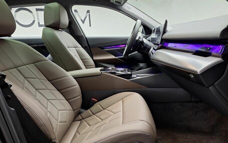 BMW 5 серия, 2025 год, 8 300 000 рублей, 6 фотография