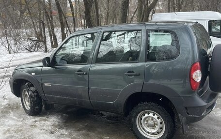 Chevrolet Niva I рестайлинг, 2017 год, 780 000 рублей, 5 фотография
