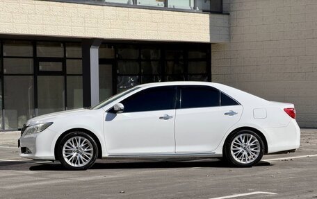 Toyota Camry, 2013 год, 1 690 000 рублей, 2 фотография