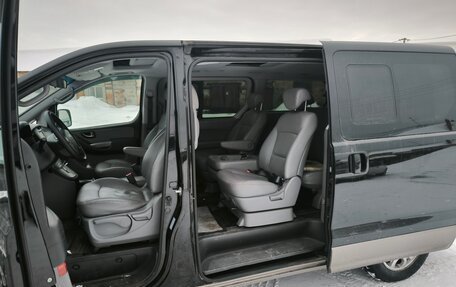 Hyundai Grand Starex Grand Starex I рестайлинг 2, 2014 год, 2 000 000 рублей, 7 фотография