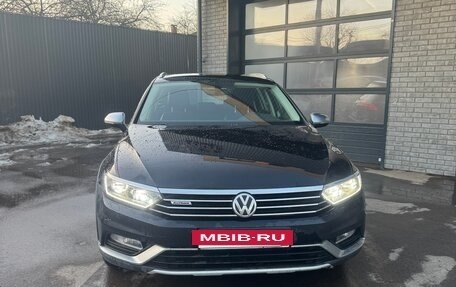 Volkswagen Passat B8 рестайлинг, 2017 год, 2 650 000 рублей, 2 фотография