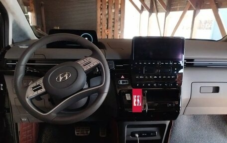Hyundai Staria, 2021 год, 5 700 000 рублей, 13 фотография