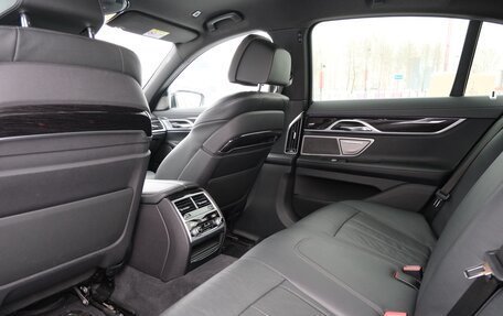 BMW 7 серия, 2018 год, 3 970 000 рублей, 14 фотография