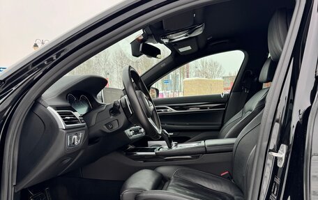 BMW 7 серия, 2018 год, 3 970 000 рублей, 12 фотография