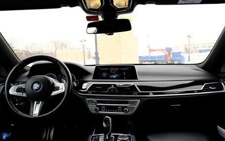 BMW 7 серия, 2018 год, 3 970 000 рублей, 10 фотография