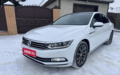 Volkswagen Passat B8 рестайлинг, 2015 год, 1 980 000 рублей, 1 фотография