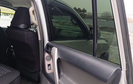 Toyota Land Cruiser Prado 150 рестайлинг 2, 2010 год, 3 300 000 рублей, 17 фотография