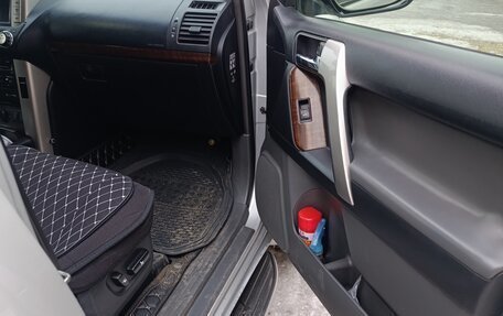 Toyota Land Cruiser Prado 150 рестайлинг 2, 2010 год, 3 300 000 рублей, 21 фотография