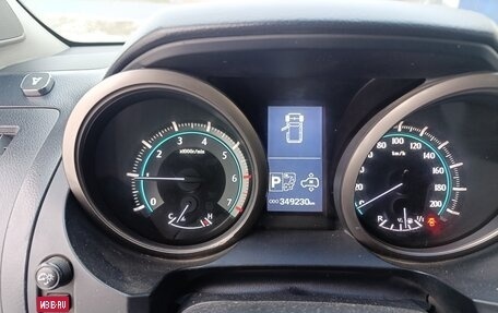 Toyota Land Cruiser Prado 150 рестайлинг 2, 2010 год, 3 300 000 рублей, 26 фотография